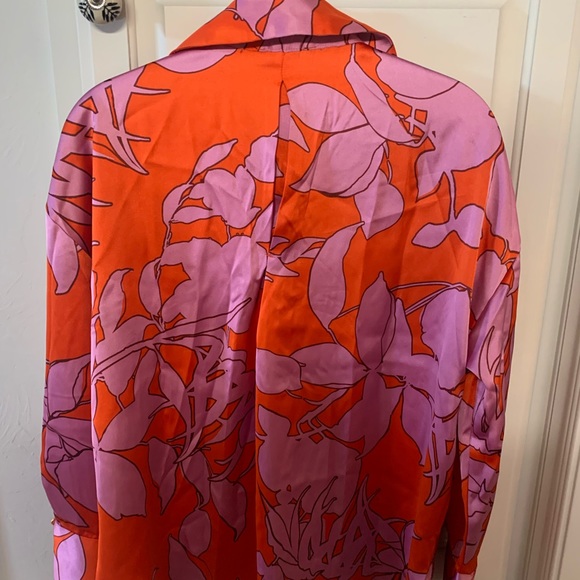 House of Harlow Blouse - Picture 2 of 3